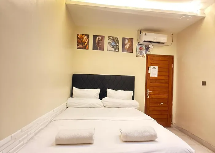In Near Kuta Bali 招待所 3*